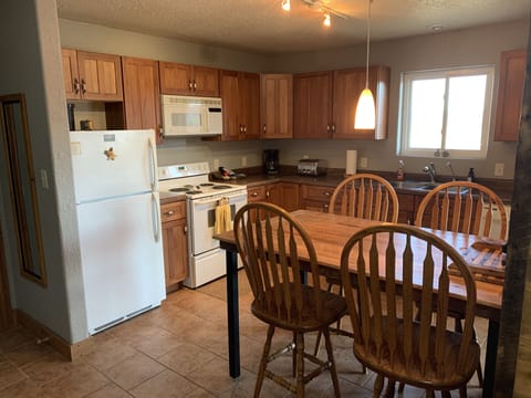 Full size appliances in this ready-to-use kitchen. Bring your favorite foods!