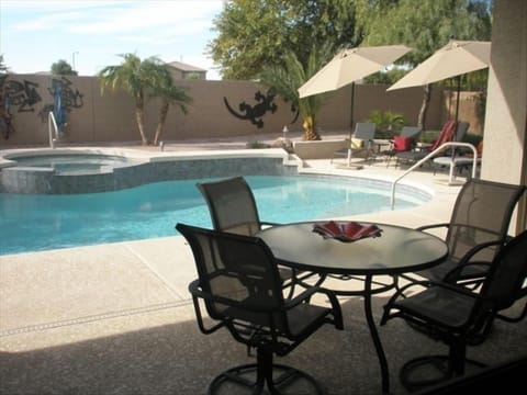 Covered patio & pool deck area
