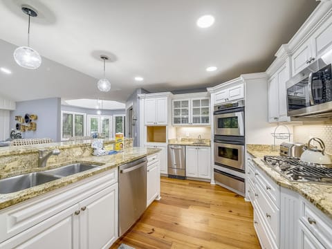 Fully Equipped Kitchen at 14 South Beach Lane