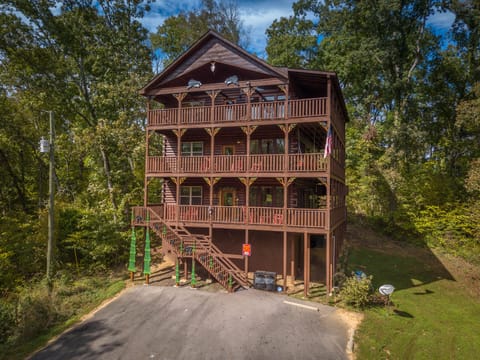 Pigeon Forge Cabin "Antler Run"