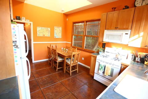 Ample seating and cooking space