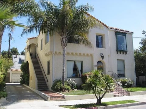 front exterior of Mariposa- one bedroom flat- beach is a few minutes walking