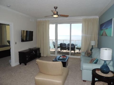 Spacious living room; full size sofa bed, ceiling fan, flat screen TV & DVD. 