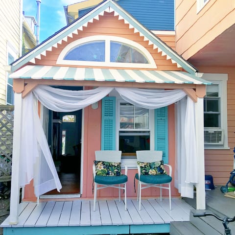 The Cupcake was built in 1926 as a guest house, and expanded in the 1980s. 