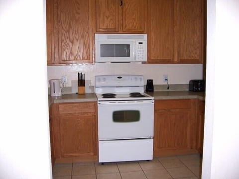 OLD PHOTO - STOVE & MICROWAVE UPGRADED