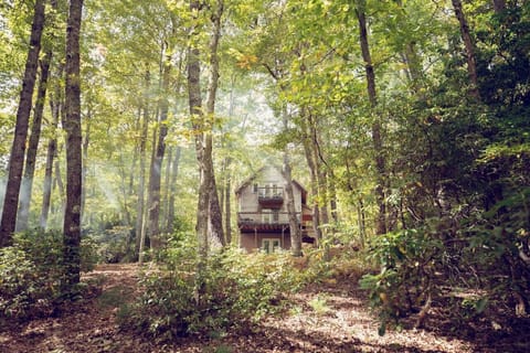 View of the cabin from the front.