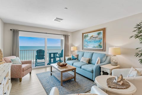 Living Room with view to the Gulf