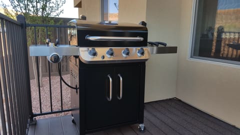 Patio / Grill 