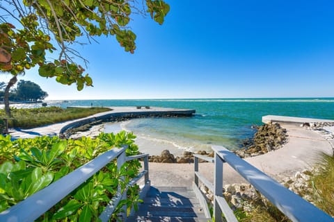 Sandy Cove lands