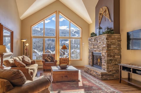 Unit 5093 in Gateway Lodge facing the ski runs. Right next to River Run Village.