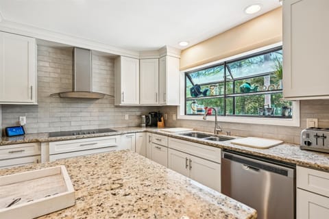 Kitchen at 2 Gadwall