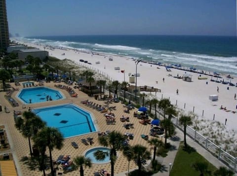 2 large pools, 1 heated 3 hot tubs
