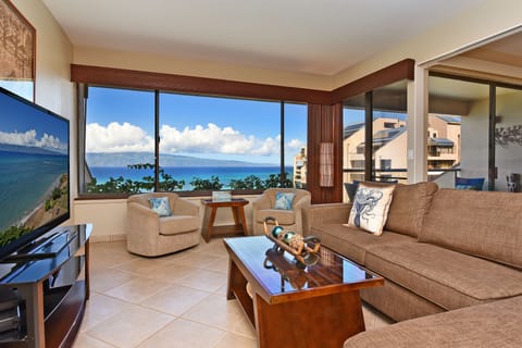 HAWAIIAN STYLE LIVING WITH A VIEW