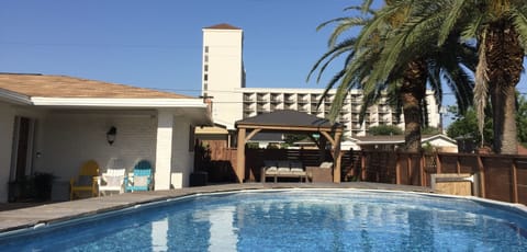 Enjoy your private pool after day on the beach