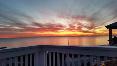 Now I Sea-Third level deck view