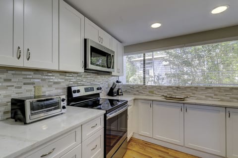 Kitchen - beautiful renovated kitchen with updated appliances.
