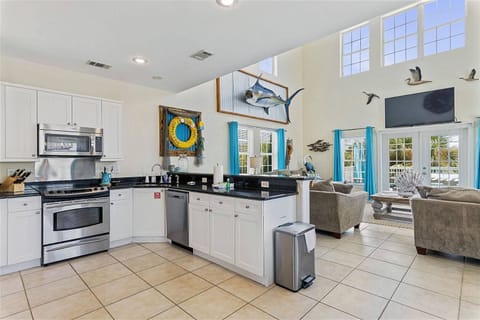 Bright kitchen w/ ample counter space & room to cook together