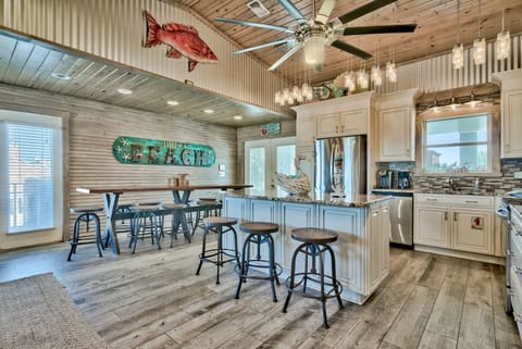 Spacious dining area perfect for group meals & easy conversation.