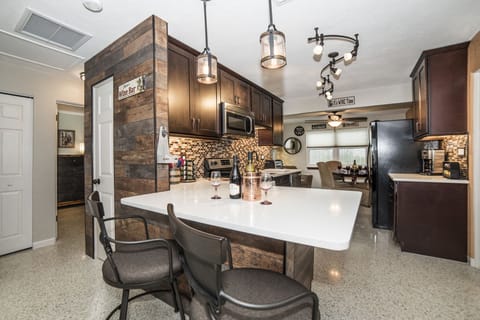  Excellent for workstation or dining. Equipped with two USB ports on the wall. 