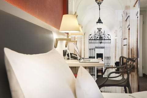 Standard Studio, 1 Double Bed with Sofa bed, Courtyard Area | Hypo-allergenic bedding, in-room safe, desk, soundproofing