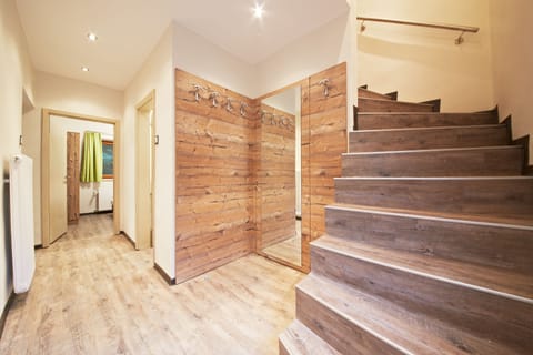 House, 5 Bedrooms (Holiday Lodge) | 5 bedrooms, bed sheets