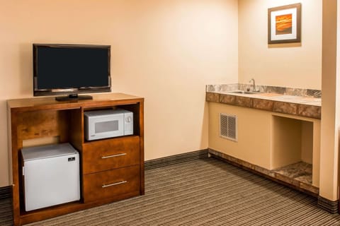 In-room safe, desk, laptop workspace, iron/ironing board