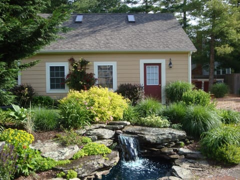 Detached garage, Studio on 2nd level