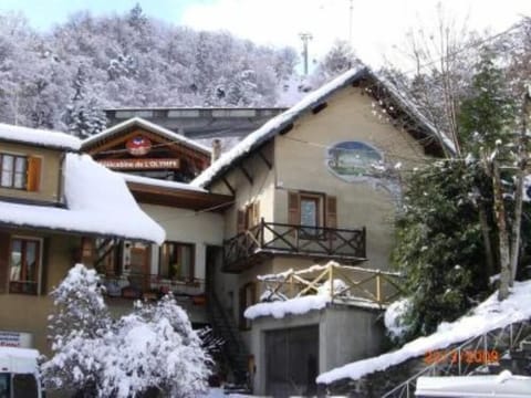 La Cascade Facade with Olympie Telecabine behind