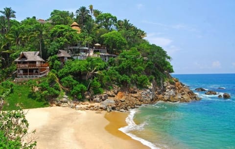 Few places enchant the senses quite like Villa Violeta. Paradise awaits.