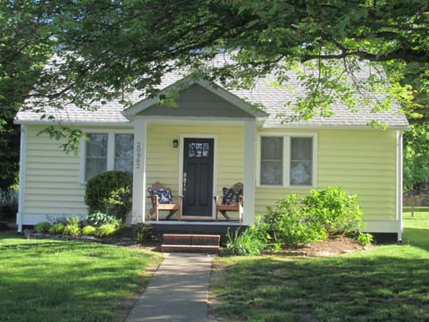 20982 Bayside Ave, across from town dock, close to harbor and restaurants 
