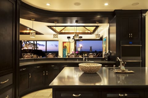 LARGE CHEF'S KITCHEN WITH POOL AND OCEAN VIEWS!  