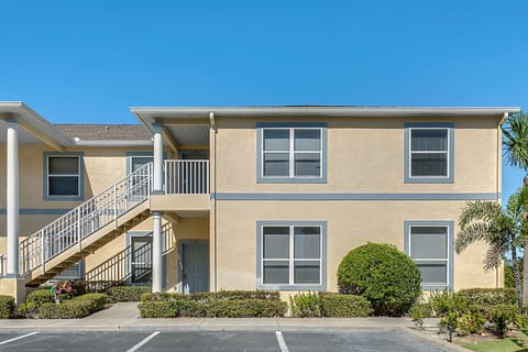 1650 sqft unit on 1st floor