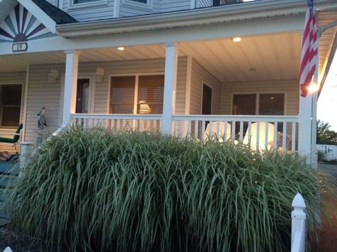 Front porch with rocking chairs 