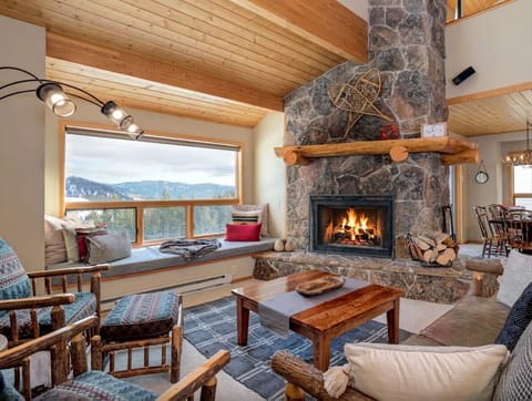 Beaverhead Village retreat Livingroom