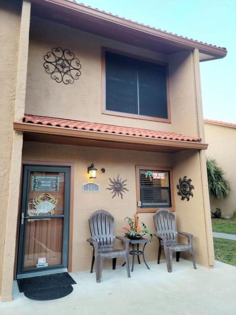 Front entrance and patio. Vacations by Fayla.