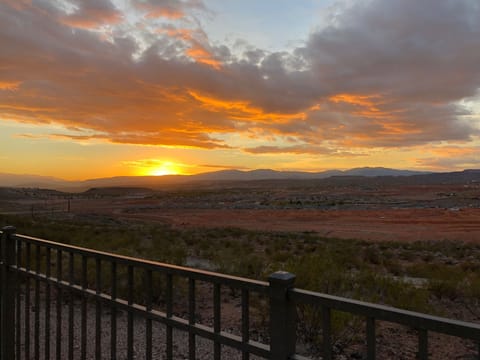 Beautiful sunsets and no view is blocked from backyard. Home on top of a ledge.