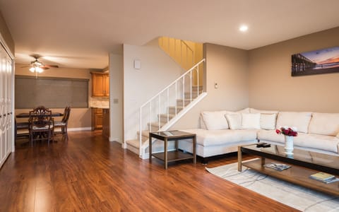 Open Floor Plan, Living Room to Dining Room/Kitchen