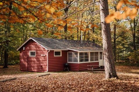 Bayview Cabin at Alderwood Resort