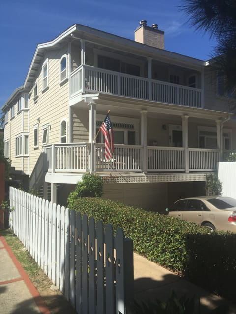 Unit Front (top floor)