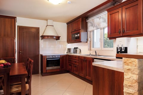 Fully equipped kitchen