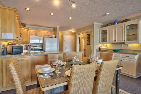 Guests love our condo because it holds six vacationers