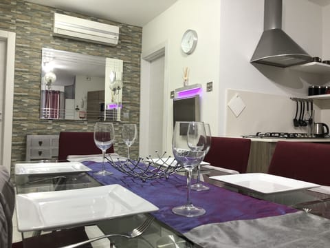 Kitchen equipped with air-condition