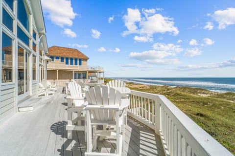Unsurpassed views of the Atlantic await you from every floor and deck of Summer Solstice.
