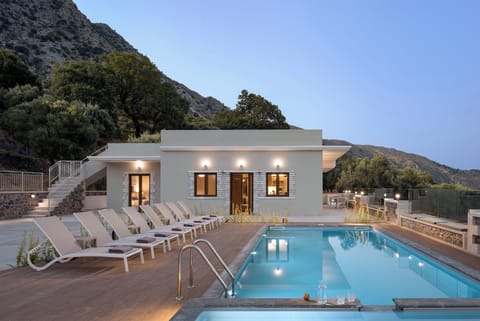 Aloni Villa is set in the peaceful Cretan countryside.