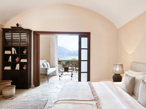 Paradiso Family Bungalow Front Sea Side | In-room safe, soundproofing, free cribs/infant beds, free WiFi