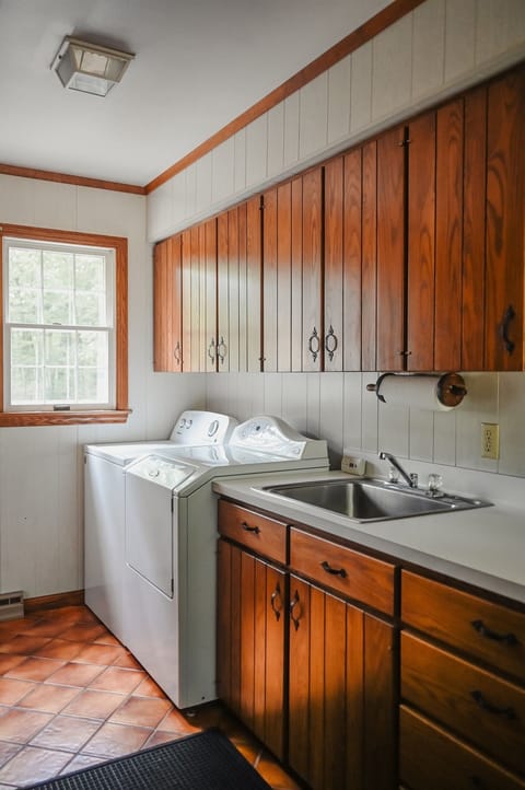 Laundry Room - 1st Floor