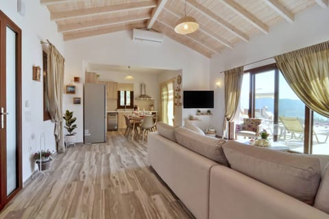 Lefkimmiatis Villa Elaia interior