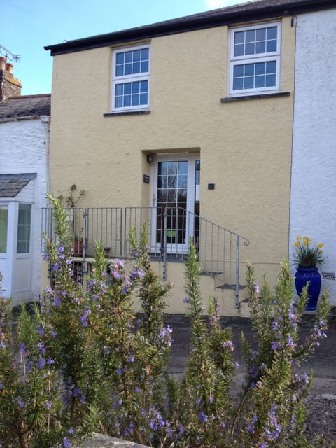Frogmore Corner 