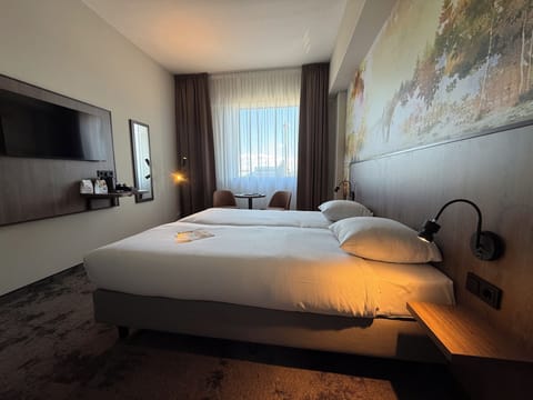 Luxury Double Room | In-room safe, individually furnished, desk, laptop workspace