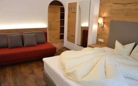 In-room safe, free cribs/infant beds, WiFi